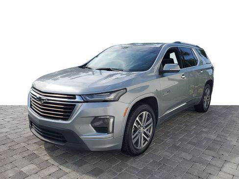 Used 2023 Chevrolet Traverse High Country FWD image 3