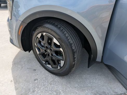 Certified 2025 Kia Sorento S FWD image 38