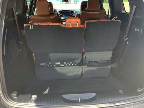 Used 2024 Chrysler Pacifica Pinnacle FWD image 4