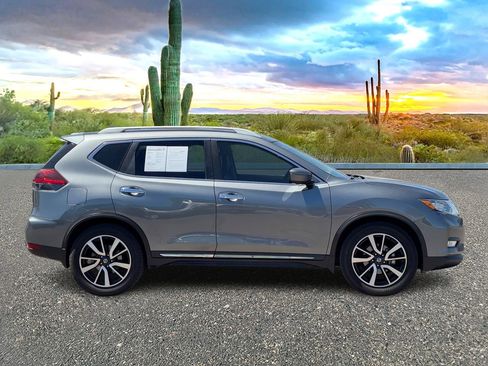 Used 2020 Nissan Rogue SL w/ Premium Package FWD image 6