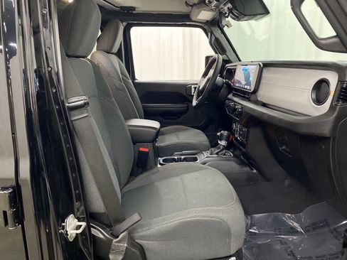Used 2024 Jeep Wrangler Unlimited Sport AWD/4WD image 18