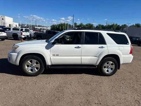 Used 2007 Toyota 4Runner SR5 AWD/4WD image 2