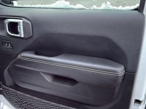 Used 2019 Jeep Wrangler Unlimited Sahara image 29