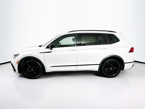 Used 2022 Volkswagen Tiguan SE R-Line image 4
