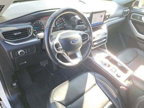 Certified 2022 Ford Explorer XLT w/ Equipment Group 202A image 18