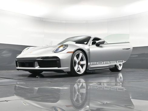 Certified 2025 Porsche 911 Turbo AWD/4WD image 41