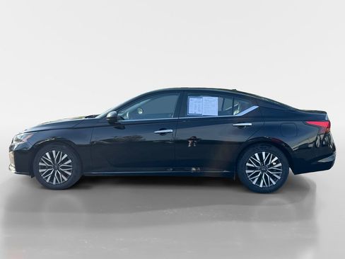 Used 2023 Nissan Altima 2.5 SV image 7