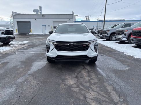 New 2026 Chevrolet Trax RS w/ Driver Confidence Package image 2