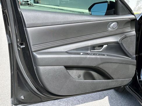 Used 2022 Hyundai Elantra SEL w/ Convenience Package image 19