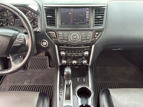 Used 2020 Nissan Pathfinder SL FWD image 32