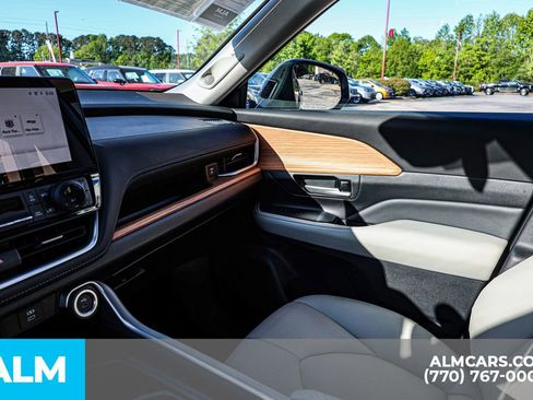 Used 2026 Toyota Grand Highlander AWD image 51