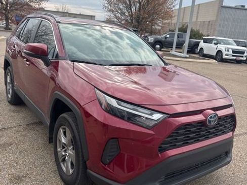 Used 2022 Toyota RAV4 XLE image 11