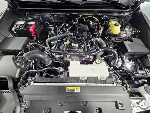 Used 2025 Toyota Tacoma SR image 13