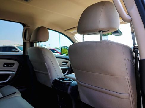 Used 2024 Nissan Titan SV w/ SV Convenience Package AWD/4WD image 8