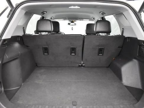 Used 2023 GMC Terrain SLT FWD image 16