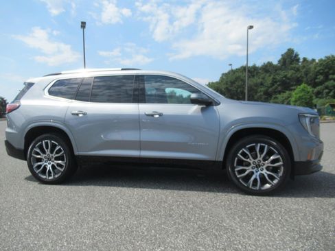 Used 2026 GMC Acadia Denali Ultimate AWD/4WD image 2