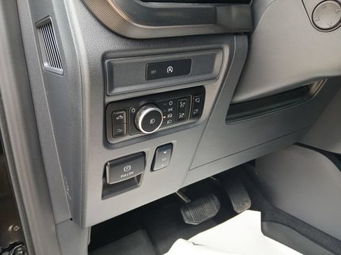 Used 2025 Ford F150 Raptor AWD/4WD image 28
