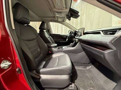 Used 2019 Toyota RAV4 Limited w/ Cold Weather Package AWD/4WD image 23