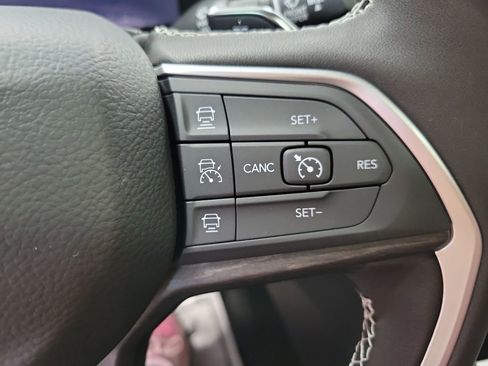 New 2025 Jeep Grand Cherokee L Limited w/ Black Appearance Package image 18