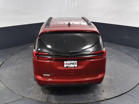 New 2026 Chrysler Pacifica Select image 42