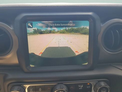 Used 2022 Jeep Gladiator Sport AWD/4WD image 18