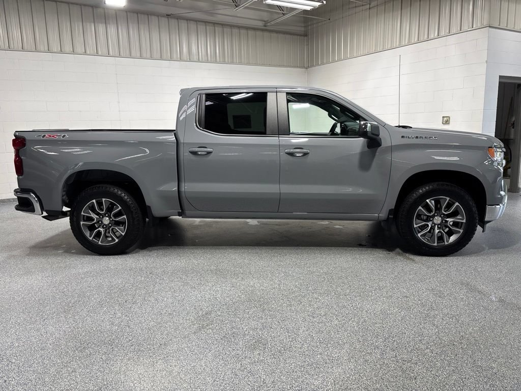 Used 2024 Chevrolet Silverado 1500 LT AWD/4WD image 8