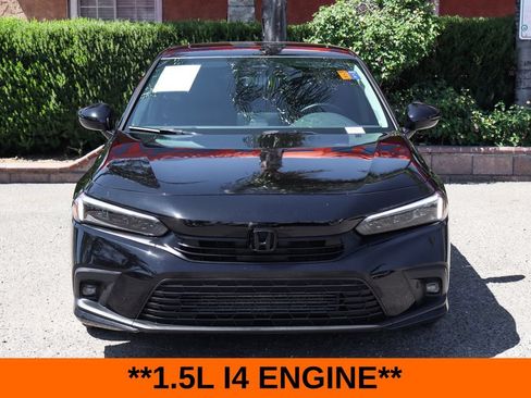 Used 2023 Honda Civic Touring image 3
