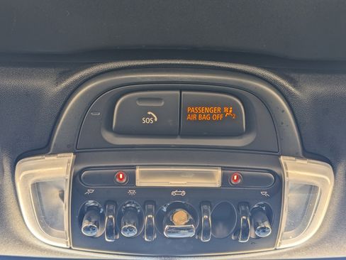 Used 2019 MINI Cooper Convertible image 23