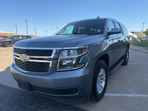 Used 2020 Chevrolet Suburban LT image 6
