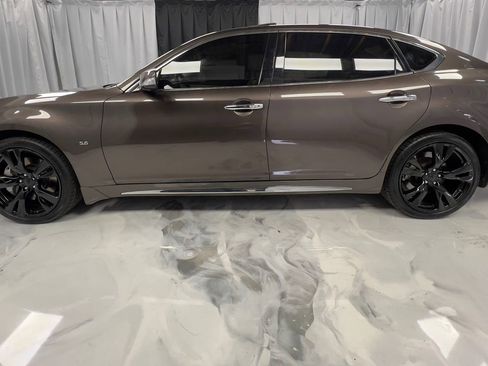 Used 2015 INFINITI Q70 L 5.6 w/ V8 Deluxe Technology Package image 9