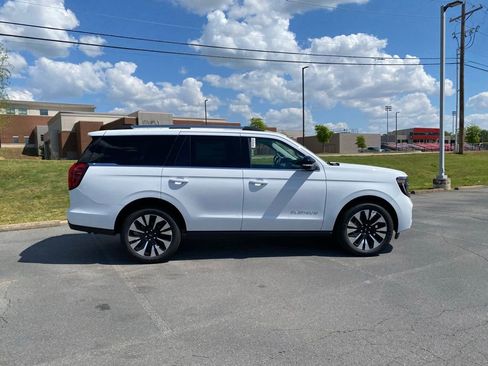 New 2026 Ford Expedition Platinum AWD/4WD image 8