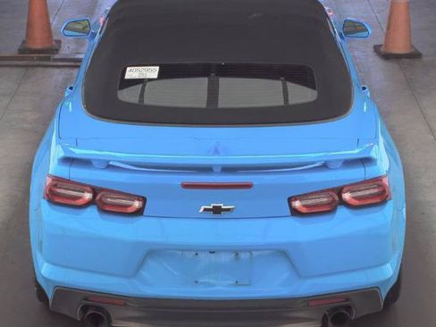 Used 2023 Chevrolet Camaro LT RWD image 5