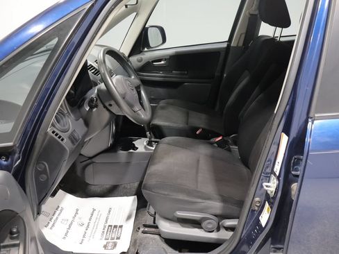 Used 2010 Suzuki SX4 AWD Hatchback image 9