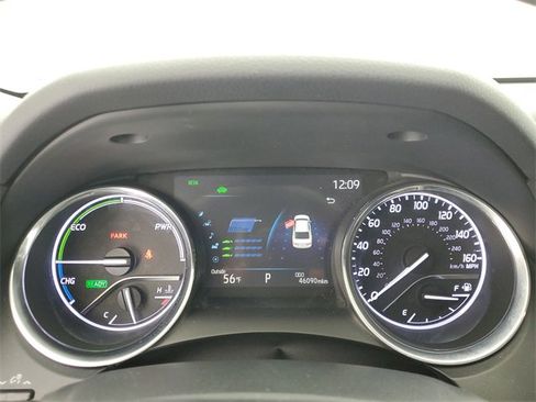 Used 2020 Toyota Camry XLE image 24