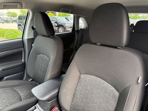 Used 2023 Mitsubishi Outlander Sport ES AWD/4WD image 9