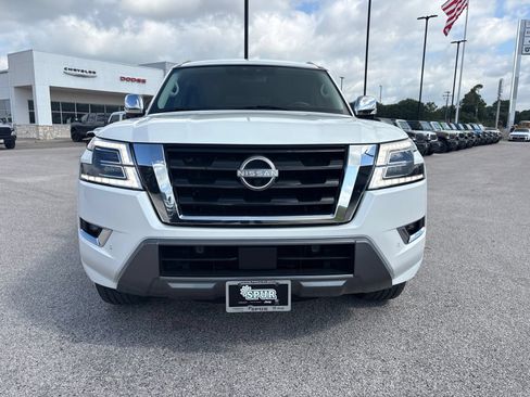 Used 2022 Nissan Armada Platinum w/ Captain's Chairs Package RWD image 9