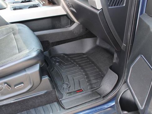 Used 2015 Ford F150 Lariat w/ Equipment Group 502A Luxury AWD/4WD image 19