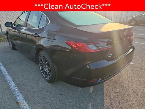 Used 2025 Toyota Camry XLE AWD/4WD image 4