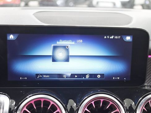 Used 2022 Mercedes-Benz GLB 35 AMG 4MATIC image 21