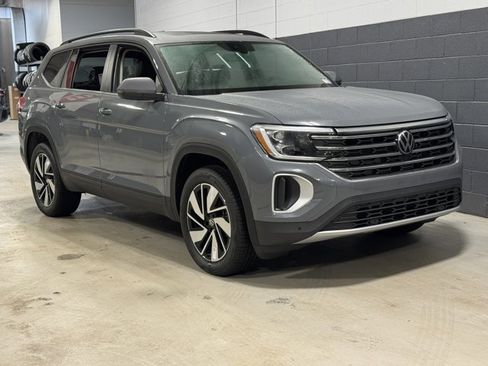 New 2026 Volkswagen Atlas SE image 1