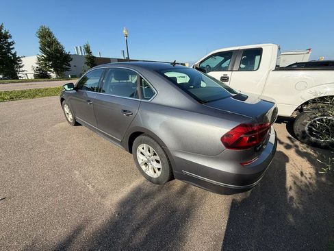 Used 2017 Volkswagen Passat 1.8T S FWD image 7