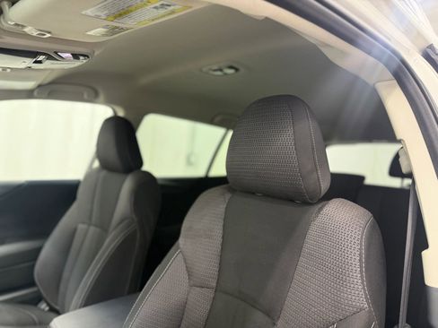 Used 2022 Subaru Outback Premium image 14