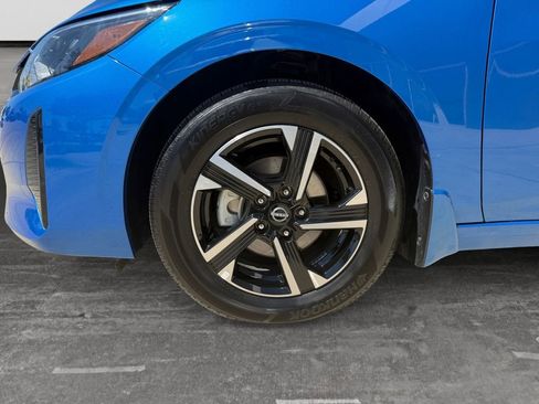 Used 2025 Nissan Sentra SV FWD image 9