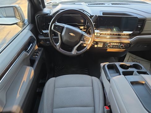 Used 2025 Chevrolet Silverado 1500 LT image 14