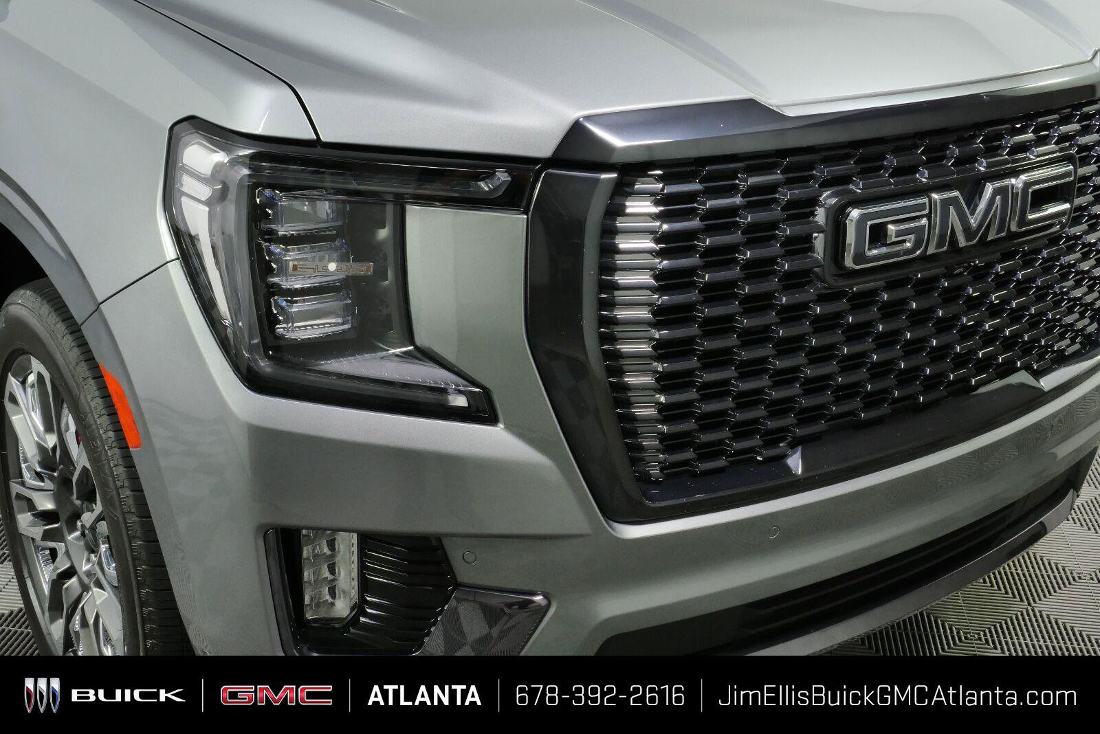 Certified 2023 GMC Yukon Denali Ultimate w/ LPO, Floor Liner Package AWD/4WD image 43