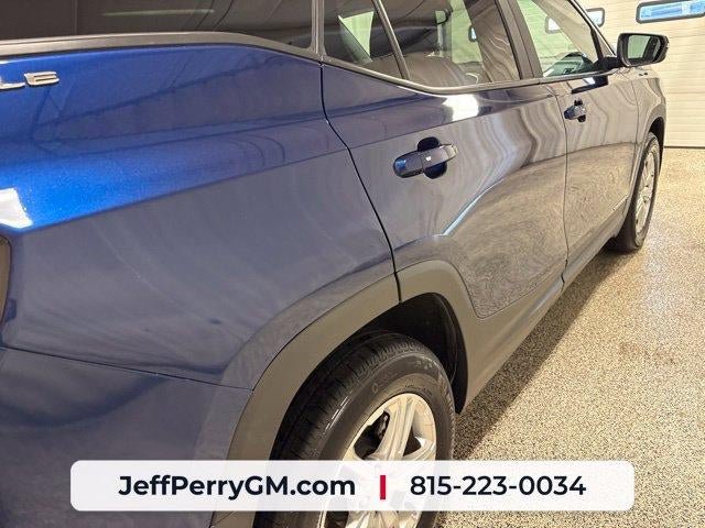 Used 2022 GMC Terrain SLE w/ Driver Convenience Package AWD/4WD image 9