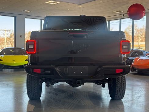 Used 2023 Jeep Gladiator Overland image 7