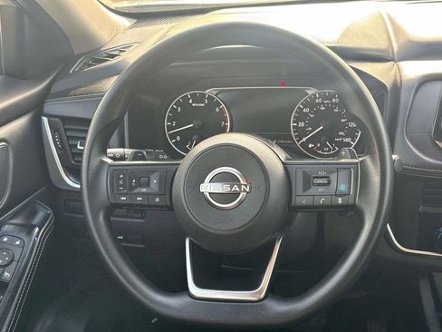 Used 2024 Nissan Rogue SV image 13