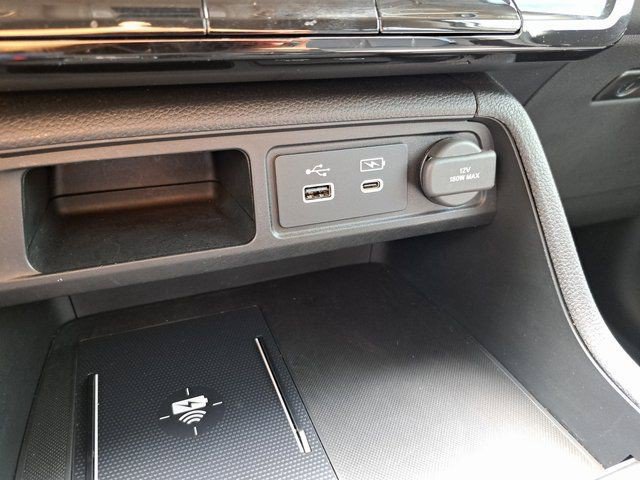 Used 2025 Honda Pilot Touring image 15