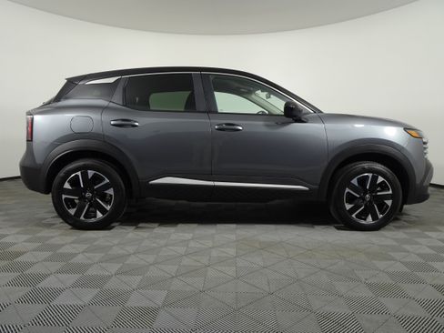 Certified 2025 Nissan Kicks SV image 39